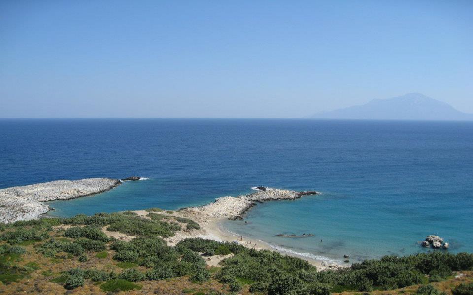 αίθριος-καιρός-στους-27-βαθμούς-η-θερμο-561357592