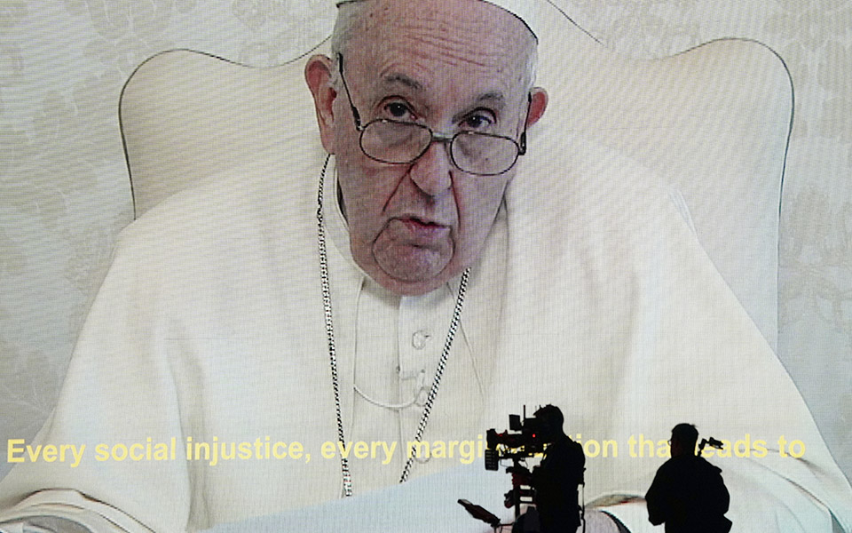 Πάπας Φραγκίσκος και πρίγκιπας Χάρι σε συναυλία της Λόπεζ για τα εμβόλια (φωτογραφίες)-1