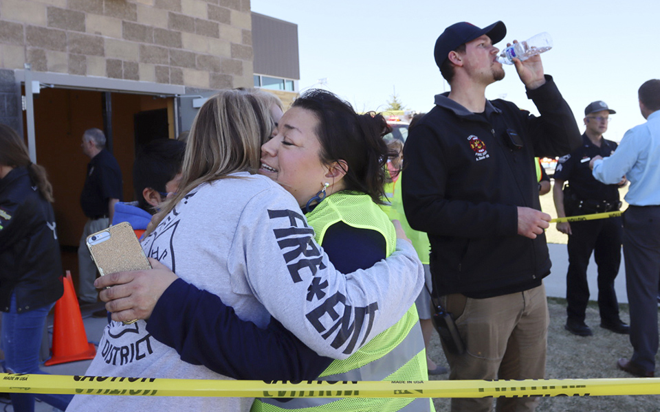 ΗΠΑ: Μαθήτρια έκτης δημοτικού άνοιξε πυρ μέσα στο σχολείο της (φωτογραφίες)-1
