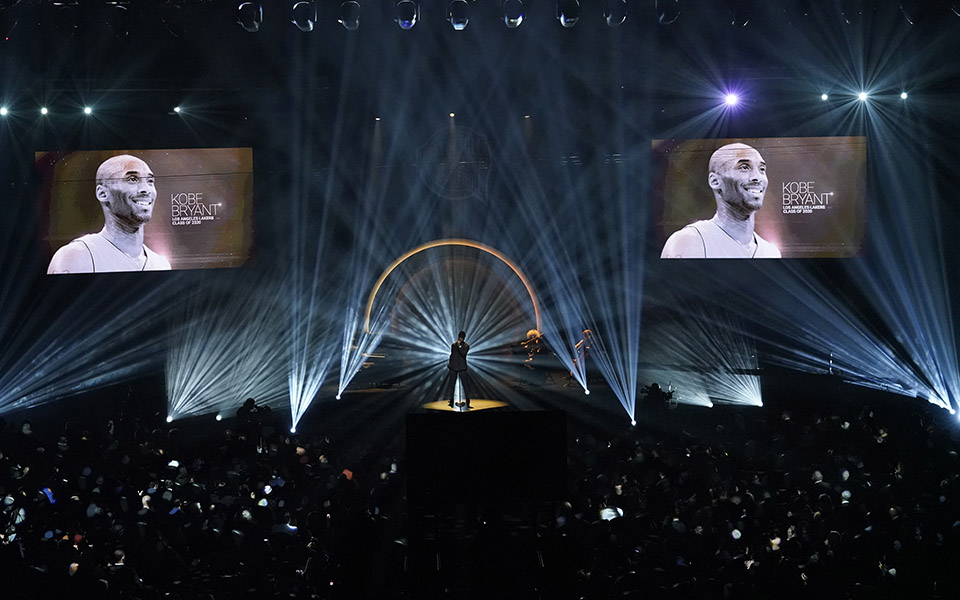 ποσό-ρεκόρ-σε-δημοπρασία-για-φανέλα-561378223