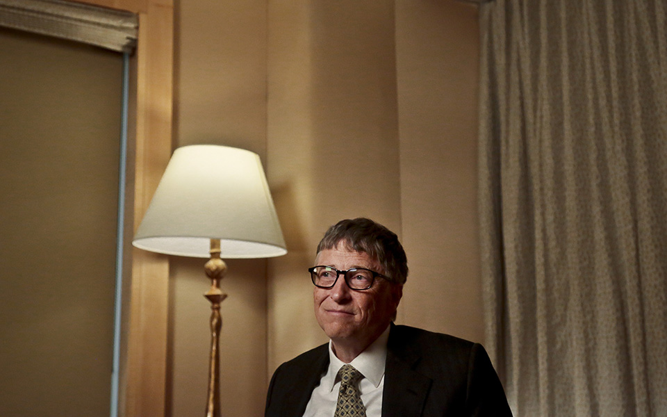 το-ειδύλλιο-του-μπιλ-γκέιτς-με-υπάλληλ-561365923