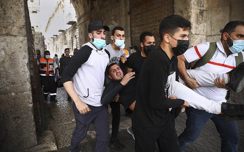 Ισραήλ: Έποικοι κάνουν έξωση σε Παλαιστίνιους – Βίαιες συγκρούσεις και διεθνής ανησυχία (βίντεο)-3