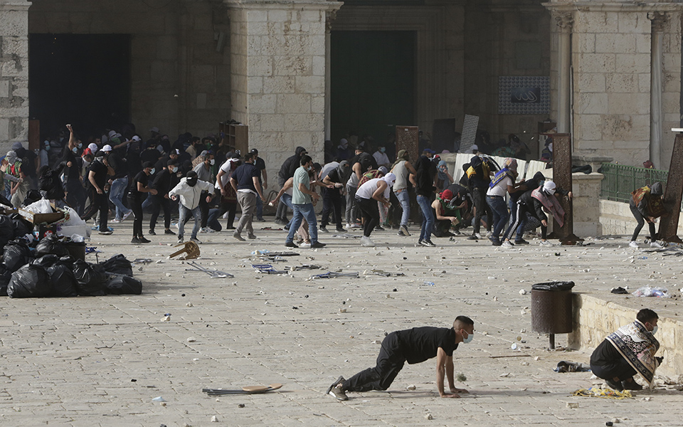 Ισραήλ: Έποικοι κάνουν έξωση σε Παλαιστίνιους – Βίαιες συγκρούσεις και διεθνής ανησυχία (βίντεο)-1