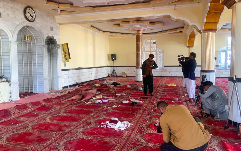 αφγανιστάν-12-νεκροί-από-έκρηξη-σε-τζαμ-561363454