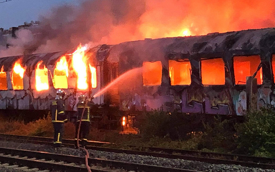 θεσσαλονίκη-φωτιά-σε-εγκαταλελειμμέ-561379318