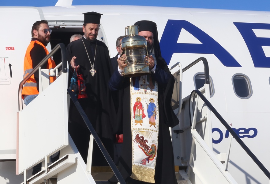 στις-1830-η-άφιξη-του-αγίου-φωτός-στην-αθήν-561350395