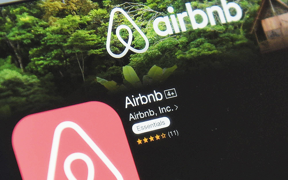 εκτινάχθηκαν-οι-κρατήσεις-μέσω-airbnb-στη-561382810