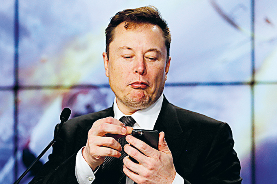 Ελον Μασκ: Ο ιδιόρρυθμος σταρ που… παίζει με το Bitcoin-1