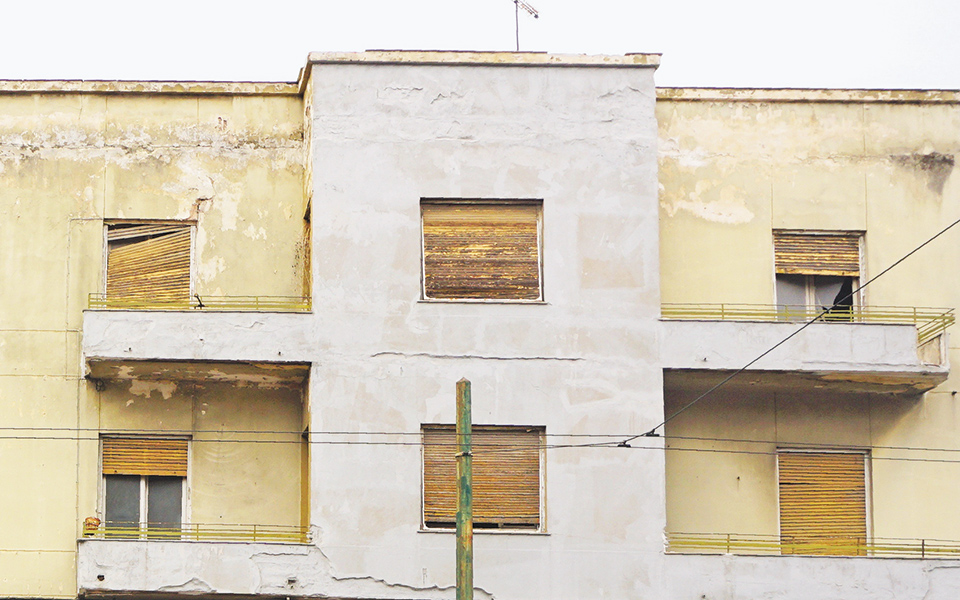 ενα-σπίτι-διηγείται-ιστορίες-με-αφετη-561358150