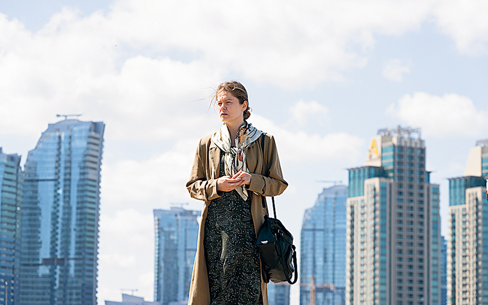 αόρατη-στις-φτωχογειτονιές-της-κων-561356092