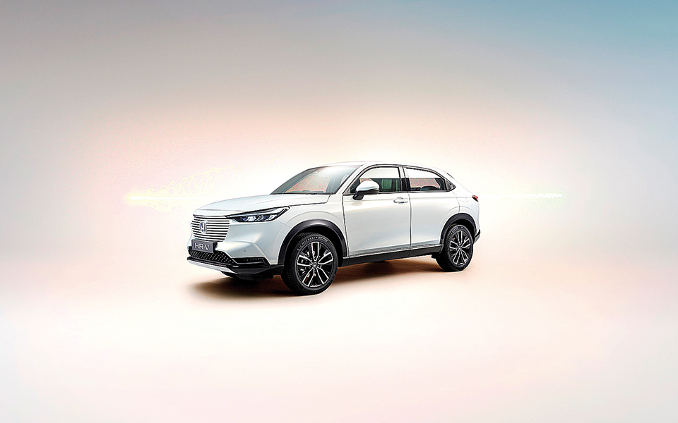 hr-v-με-βενζινοκινητήρα-και-δύο-ηλεκτροκ-561356170