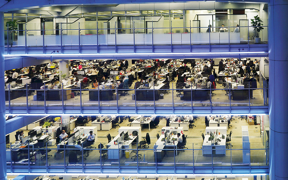 μεσαιωνικές-συνθήκες-εργασίας-ή-μή-561357148