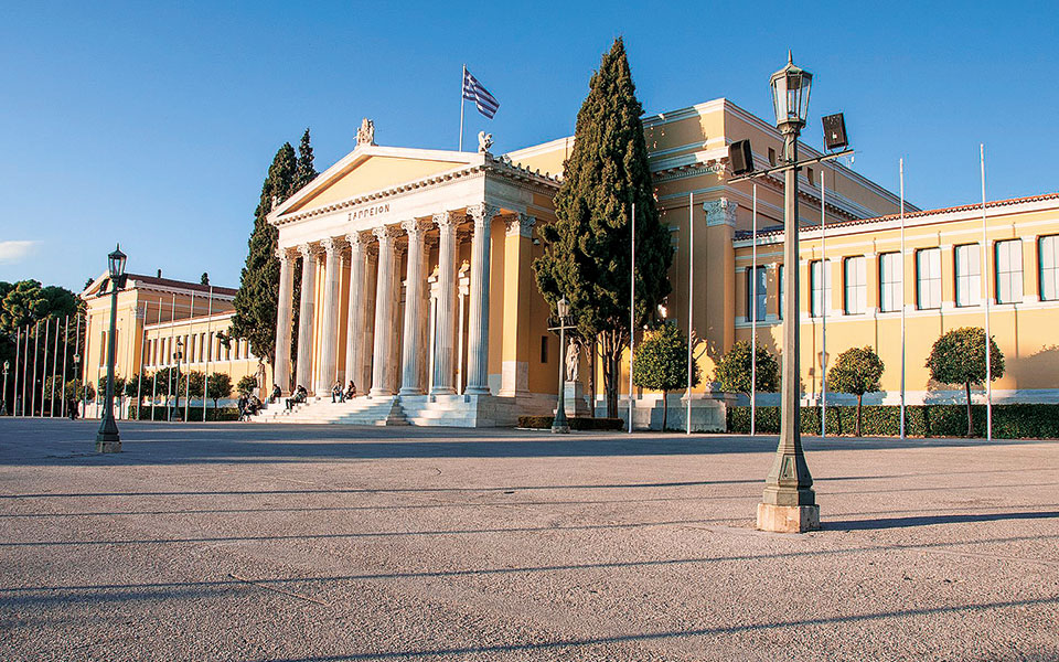 το-ζάππειο-συνέρχεται-σταδιακά-από-μι-561356176