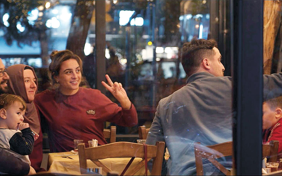 ιστορίες-καραντίνας-και-σεξ-στα-ελλη-561356107