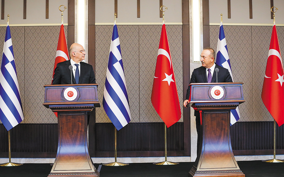 αμερικανικό-μαστίγιο-και-καρότο-στ-561356389