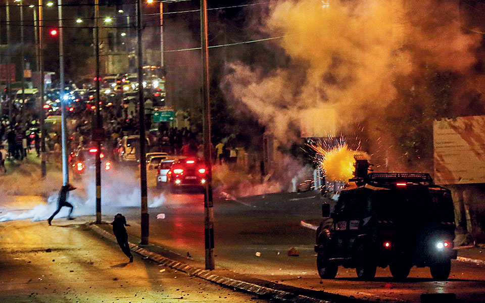 επικίνδυνη-κλιμάκωση-της-βίας-στην-ιε-561358522