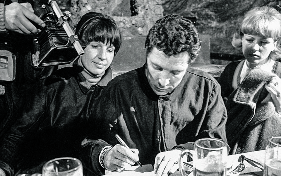 Η αλεξίσφαιρη φωνή του Τομ Τζόουνς-4