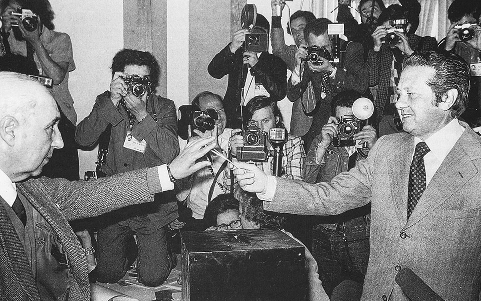 Η Πορτογαλία στην οδό της Δημοκρατίας-1