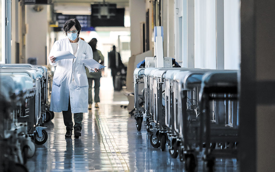 κορωνοϊός-οι-πρώτες-ανάσες-στο-εσυ-561359800