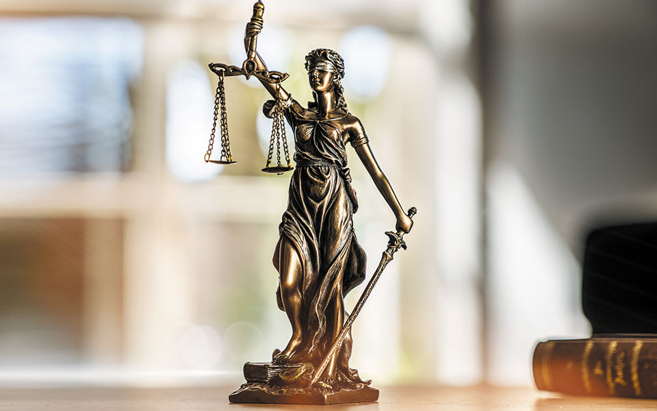 4-000-συμβάσεις-στο-ελεγκτικό-συνέδριο-561361432