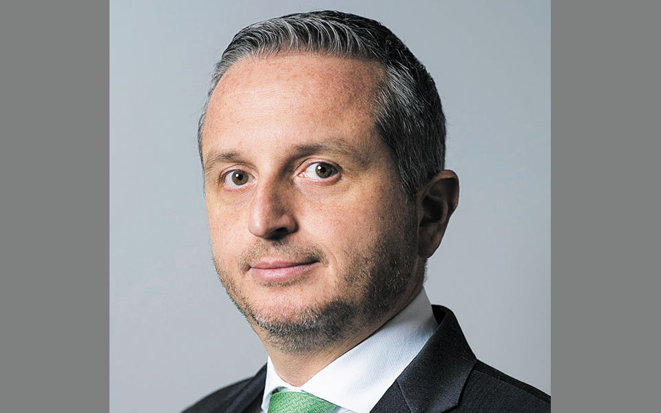 ο-ρόμπυ-μπουρλάς-στην-public-media-markt-561362527