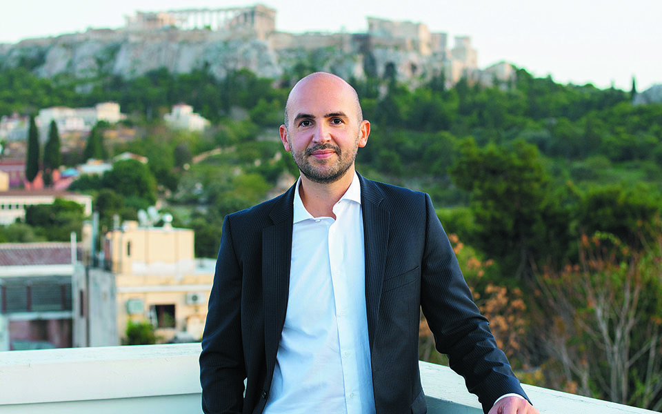 με-ελληνική-βοήθεια-έκλεισαν-5-000-ντιλ-561364426