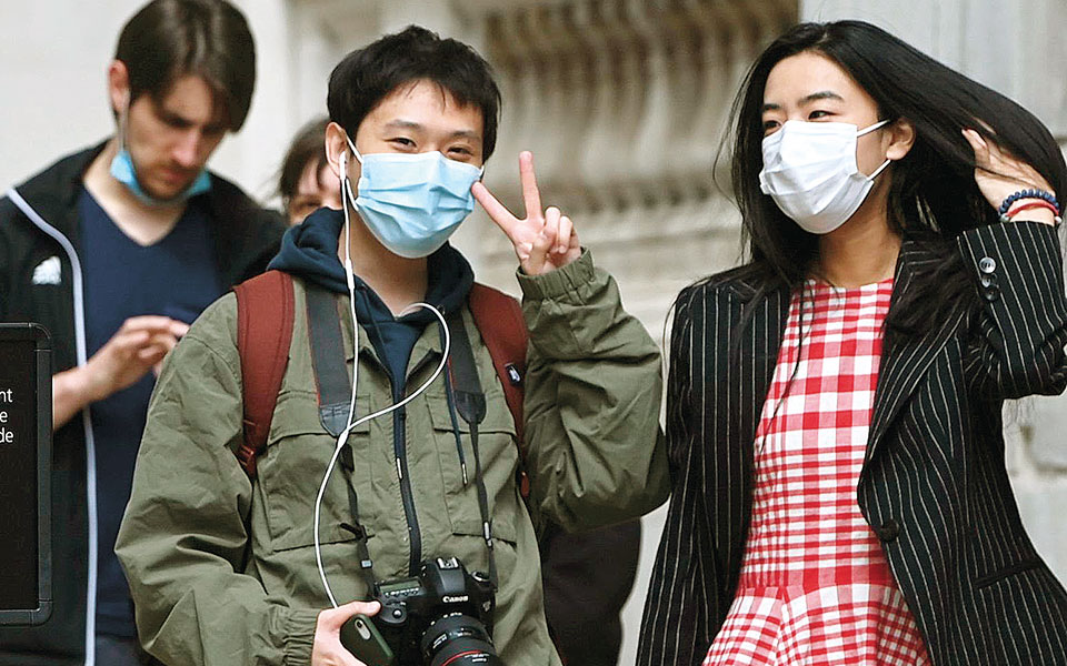 κορωνοϊός-κανονικότητα-με-αστερίσκο-561367045