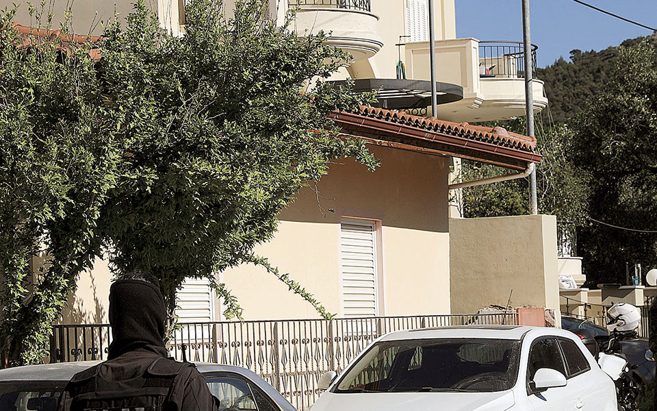 έγκλημα-στα-γλυκά-νερά-στο-μικροσκόπι-561366760