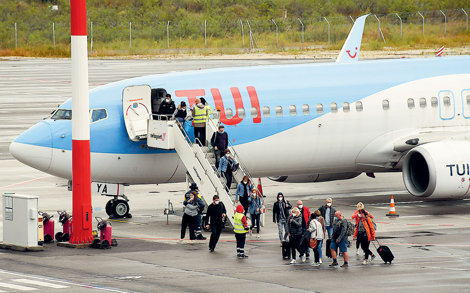 τουρισμός-αντιφατικές-οδηγίες-από-το-561369634