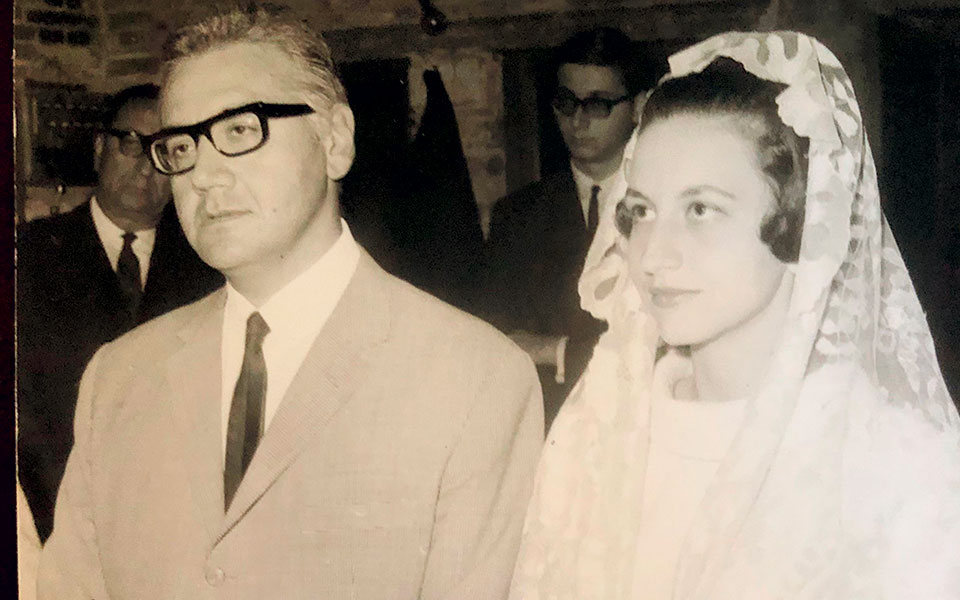 γενιές-και-γενιές-παιδιών-αποχαιρετί-561375565