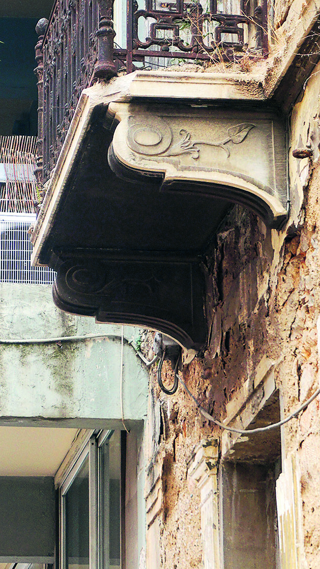 Τα μεσοπολεμικά ερείπια της οδού Κεραμέων-1