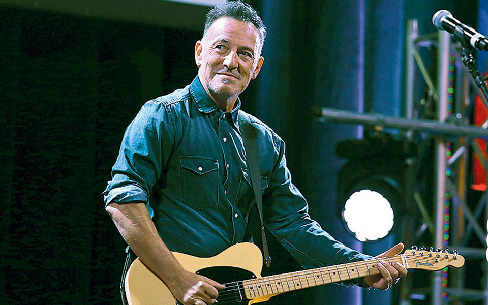 το-νόημα-μιας-ζωντανής-εμφάνισης-561375481