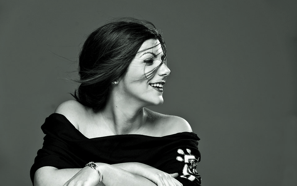 ενα-εικοσιτετράωρο-με-την-ερμηνεύτρι-561380167