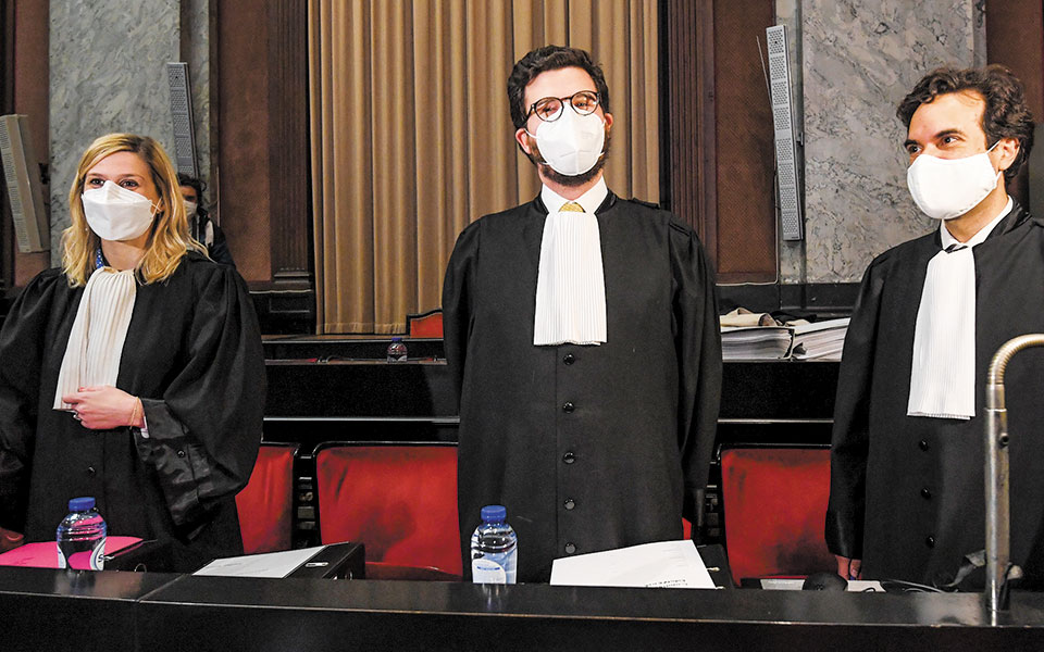 η-ε-ε-διεκδικεί-δισ-ευρώ-από-astrazeneca-561377827