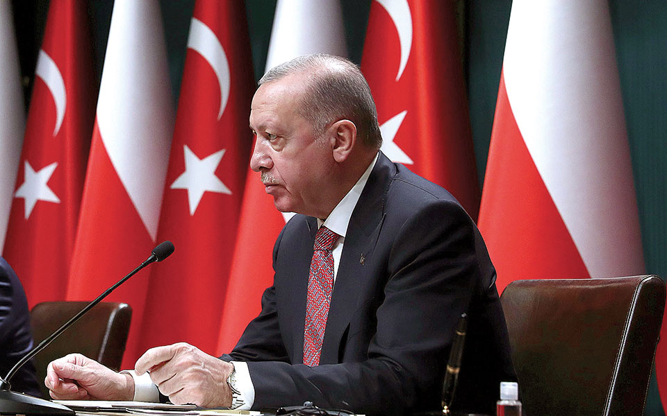 επίθεση-φιλίας-από-ερντογάν-σε-αμερικ-561379591