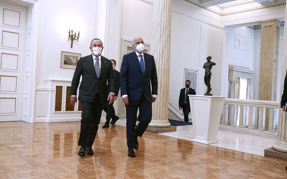 live-η-συνέντευξη-τύπου-δένδια-τσαβούσο-561382501