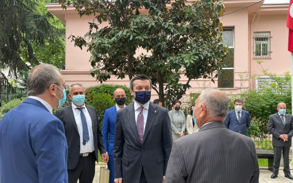 επιμένει-η-άγκυρα-απαράδεκτη-η-πίεση-561352525
