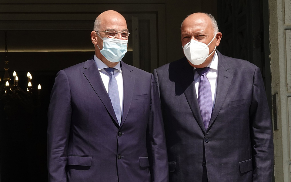 μπαράζ-διπλωματικών-επαφών-δένδια-γι-561366148