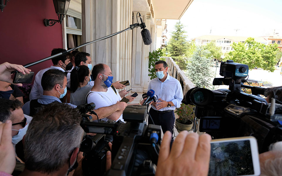 αλέξης-τσίπρας-ξεκίνησε-περιοδείες-σ-561374902