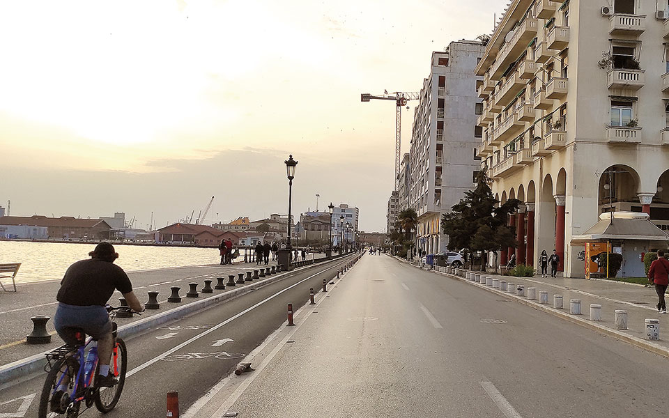 πάσχα-στην-πόλη-του-εμπράρ-561359371