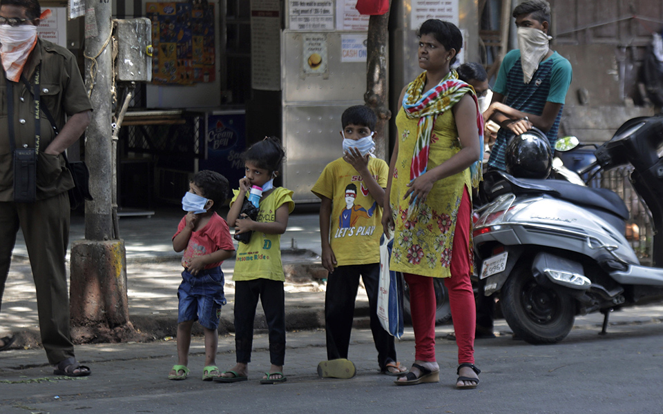 ανάγκη-για-μητρικό-γάλα-για-νεογέννη-561354157