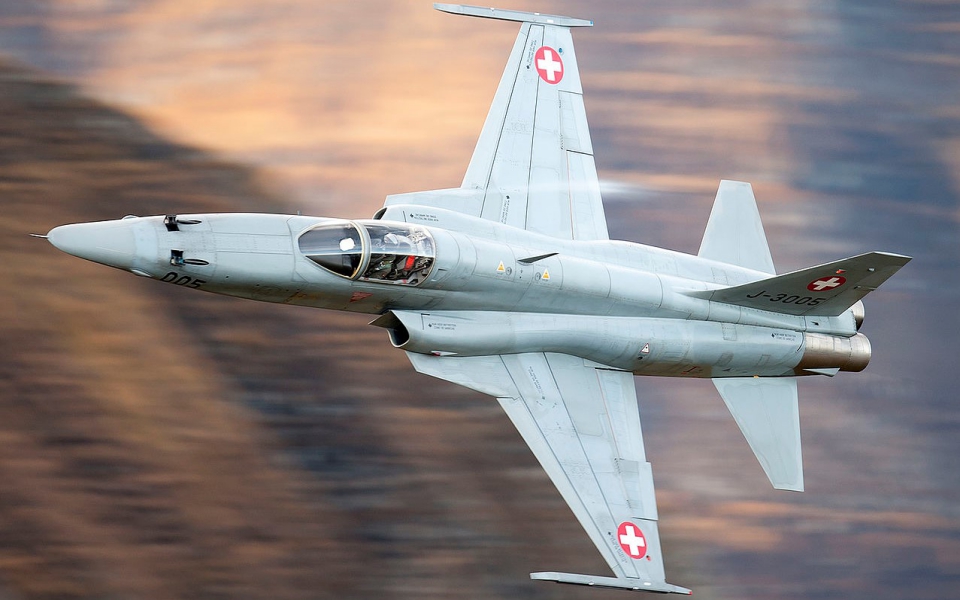 ελβετία-συντριβή-μαχητικού-αεροσκάφ-561376636