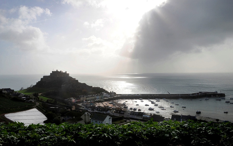 ένταση-στη-μάγχη-με-βρετανικά-πολεμικ-561353608