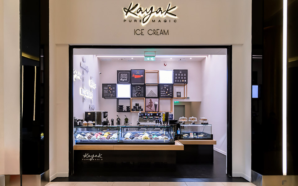 δεν-είναι-παγωτό-είναι-το-νέο-kayak-στο-golden-hall-561368518