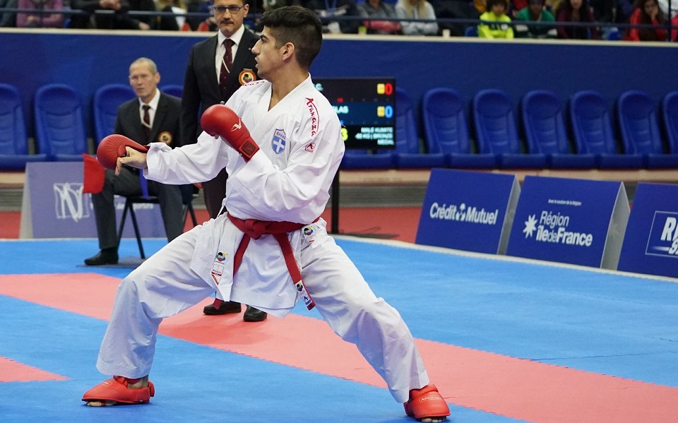 καράτε-χάλκινο-μετάλλιο-ο-στέφανος-ξέ-561373156