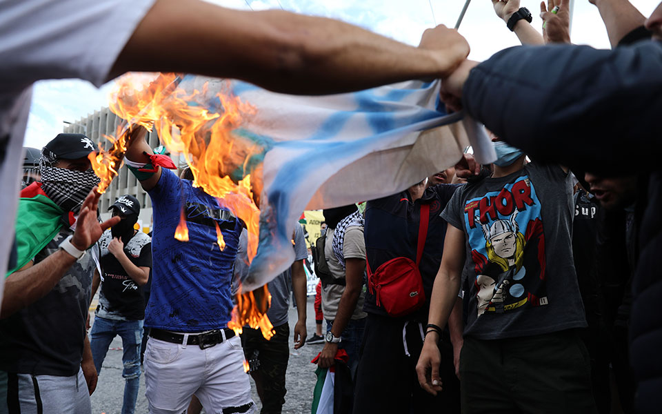 Επεισόδια μπροστά από την πρεσβεία του Ισραήλ στην Αθήνα-9