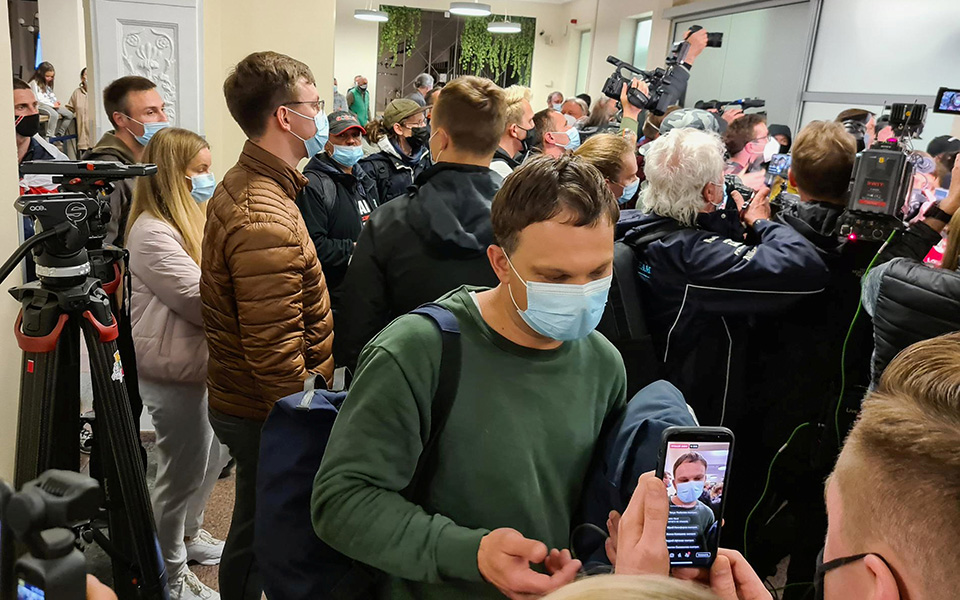 συνεπιβάτες-του-προτάσεβιτς-στην-πτή-561373816