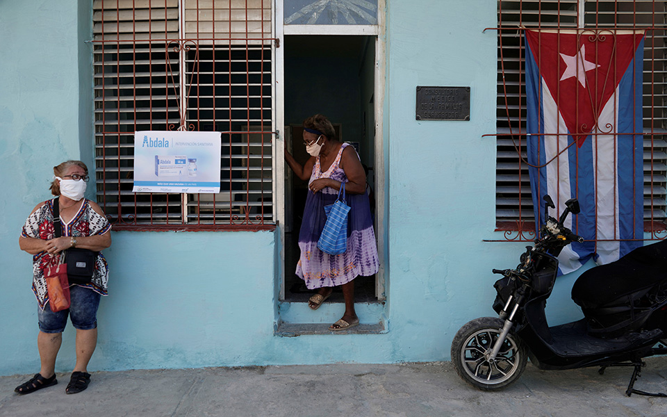 αντιμέτωποι-με-νέο-κύμα-της-πανδημίας-561361741