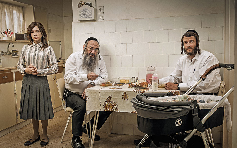 η-ανορθόδοξη-γοητεία-της-οικογένει-561352663