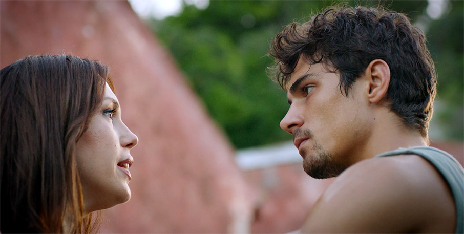 «42<sup>ο</sup>C»: Ακόμη μια σειρά υψηλών προδιαγραφών από την COSMOTE TV-4